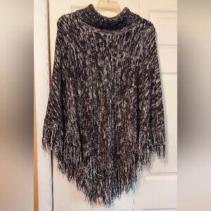 Blair Poncho Womens Black And White Heather Knit Fringe 2X Cape
